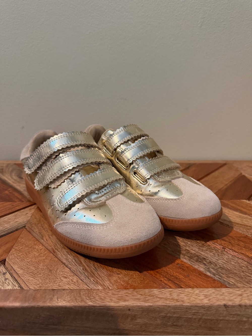 Steve Madden Momentum Sneaker - Gold